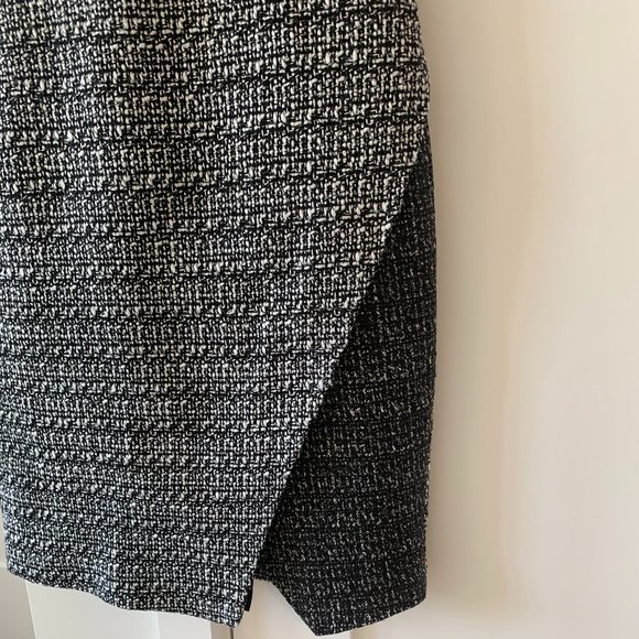 MOVING SALE: Banana Republic Dress - Picture 3 of 6